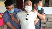 Lực lượng công an bắt giữ Trần Văn Đông.