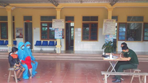 Đồn Biên phòng Keng Đu điều tra, xác minh hành vi nhập cảnh trái phép của các đối tượng. Ảnh: THNA