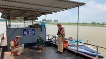 CBCS Thủy đoàn I tuyên truyền cho bà con ngư dân về các biện pháp phòng chống đại dịch COVID-19.
