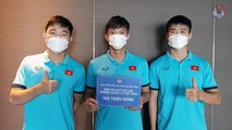 Đội trưởng Quế Ngọc Hải và hai đội phó Lương Xuân Trường, Đỗ Duy Mạnh đại diện ĐT Việt Nam ủng hộ 300 triệu đồng vào Quỹ vắc-xin phòng, chống COVID-19.