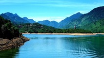 Sông núi Trường Sơn.