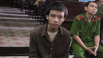 Bị cáo trước vành móng ngựa.