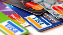 Doanh số thanh toán thẻ trong nước 6 tháng đầu năm 2021 đã sụt giảm từ 50% - 70% so với thời điểm trước khi bùng phát dịch. Ảnh minh họa