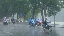 Cảnh báo thời tiết nguy hiểm ở Hà Nội, nhiệt độ chênh tới 15 độ C