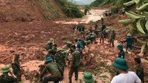 CBCS Bộ Chỉ huy Quân sự tỉnh tìm kiến nạn nhân mất tích do đất đá vùi lấp tại xã Noong Hẻo, huyện Sìn Hồ. Ảnh: Báo Lai Châu
