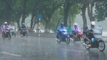 Kỳ lạ hạt mưa đá giống hệt hình... virus corona