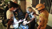 Nhóm người tấn công công an, rút thẻ đỏ tự xưng 'cảnh sát hình sự'