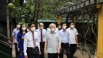 Tổng Bí thư Nguyễn Phú Trọng thăm nơi ở và làm việc của Chủ tịch Hồ Chí Minh. Ảnh: Trí Dũng/TTXVN