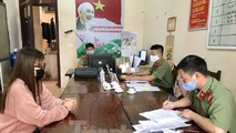 Trịnh Thị Hồng Hạnh tại Cơ quan Công an. Ảnh: Tiền phong.