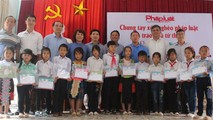 Đoàn công tác báo PLVN thực hiện chương trình "Chung tay xóa nghèo pháp luật khu vực biên giới, biển đảo" tại Điện Biên