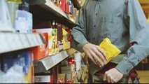 Trộm cắp ở nước ngoài - thói xấu của nhiều người Việt.