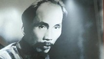 Bức chân dung ánh sáng của Chủ tịch Hồ Chí Minh