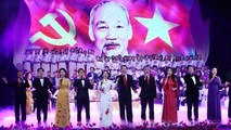 Những bài hát về Hồ Chủ tịch, mỗi khi được ngân vang lại thổn thức triệu triệu trái tim của những người con đất Việt.