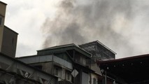 Cột khói bốc cao.
