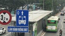 Buýt nhanh BRT gây ra nhiều phản ứng trái chiều trong dư luận.