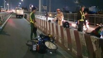 Tin giao thông đến sáng 26/4: Hai mẹ con tử vong khi va chạm với xe tải; Tài xế say xỉn dùng gậy bóng chày đánh CSGT