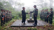 Đồn biên phòng Nhâm, Bộ đội tỉnh TT Huế và Bộ chỉ huy quân sự tỉnh Sê Kông tuần tra bên cột mốc 651