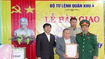 Bộ CHQS tỉnh TT- Huế Thừa ủy quyền của Bộ Tư lệnh Quân khu 4 trao quyết định bàn giao nhà tình nghĩa cho ông Nguyễn Như Xiêm
