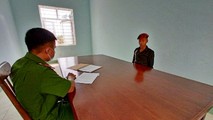 Đối tượng A Vũ tại cơ quan công an. Ảnh: Công an cung cấp.