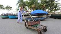 Người dân Đà Nẵng chuẩn bị ứng phó bão số 13.