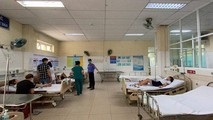 Các em học sinh nhập viện sau khi chơi đất nặn slam.