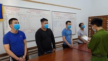 Công an đọc lệnh bắt tạm giam 4 đối tượng, riêng Cao Văn Khánh đã bỏ trốn.