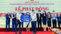 Đại diện Đất Xanh Miền Trung ủng hộ 1 tỷ đồng đợt 1 mua vaccine theo phát động của UBMTTQ Việt Nam