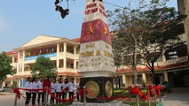 Cột mốc chủ quyền Trường Sa trong sân trường Kim Liên được khánh thành trong năm học 2015-2016.