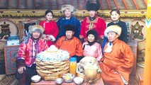 Một gia đình Mông Cổ trong Tết Trăng Trắng © Responsible Travel.