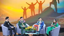 Giao lưu với các Gương mặt trẻ Việt Nam tiêu biểu năm 2020. (Ảnh: Minh Đức/TTXVN)