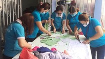 Chị em phụ nữ ở phường Thanh Khê Tây (quận Thanh Khê, TP Đà Nẵng) may hàng ngàn chiếc khẩu trang phát miễn phí cho người dân phòng chống dịch Covid-19.