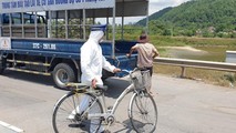 Sở GTVT Nghệ An bố trí xe hỗ trợ chở ông Lâm ra Thanh Hóa. Đồng thời, thông báo cho lực lượng chức năng Thanh Hóa để nhờ hỗ trợ tiếp.