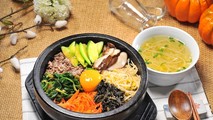 Điều gì khiến cơm trộn Bibimbap thành đặc sản xứ Kim Chi?