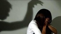 Những nốt sùi bí ẩn trên người bé gái tố cáo gã hàng xóm đồi bại