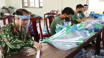 Các tấm chắn giọt bắn sẽ được dùng để tặng 2 tỉnh của nước bạn Lào, các khung cách ly, trạm kiểm soát dịch.