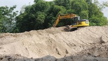 Thông qua rà soát phát hiện 15/30 điểm tập kết cát sỏi nằm ngoài quy hoạch, 14 bến bị đình chỉ hoạt động.