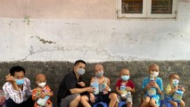 Đàm Vĩnh Hưng trao tặng hơn 5 tấn gạo và hàng ngàn hộp cá tại TP HCM