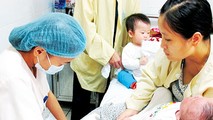 Cha mẹ hoảng loạn vì “dịch” sởi