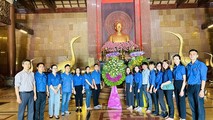 Đoàn Thanh niên Cục Công tác phía Nam dâng hương Bác Hồ và các Anh hùng Liệt sĩ