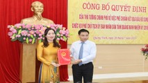 Thừa ủy quyền của Thủ tướng Chính phủ, đồng chí Nguyễn Văn Thắng, Phó Bí thư Tỉnh ủy, Chủ tịch UBND tỉnh, trao quyết định của Thủ tướng cho đồng chí Nguyễn Thị Hạnh, Phó Chủ tịch UBND tỉnh.