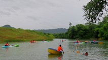 Du khách thỏa thích trải nghiệm các loại hình thể thao dưới nước của Chày Lập Riverside