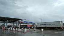 Trạm thu phí Tasco đóng tại QL1A đoạn qua huyện Quảng Trạch (Quảng Bình)