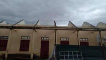 Trường Tiểu học Quảng Minh, thị xã Ba Đồn (Quảng Bình) bị bão giật tốc mái hoàn toàn.