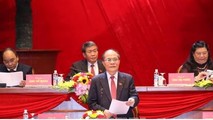 Chủ tịch Quốc hội Nguyễn Sinh Hùng điều hành phiên thảo luận văn kiện ĐH XII