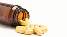 Tác dụng của Vitamin C liều cao trong điều trị COVID-19 vẫn đang được nghiên cứu.Ảnh: Skynews