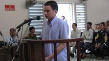 Bị cáo Hồ Duy Hải tại phiên tòa sáng 29-11-2008 - Ảnh: Diệu Hi/Tuoitre