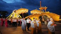 Rước anh linh các anh hùng liệt sĩ từ sông Thạch Hãn về dự lễ cầu siêu ở Thành cổ Quảng Trị