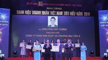 Ông Nguyễn Duy Chính – Tổng giám đốc Tập đoàn Tân Á Đại Thành - nhận bằng chứng nhận Doanh nhân Việt Nam tiêu biểu – Cúp Thánh Gióng 2019