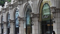 Các cửa hàng sang trọng ở Tsim Sha Tsui, Hồng Kông.