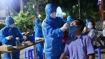 Láy mẫu xét nghiệm COVID-19 ở quận Gò Vấp, TP. HCM.